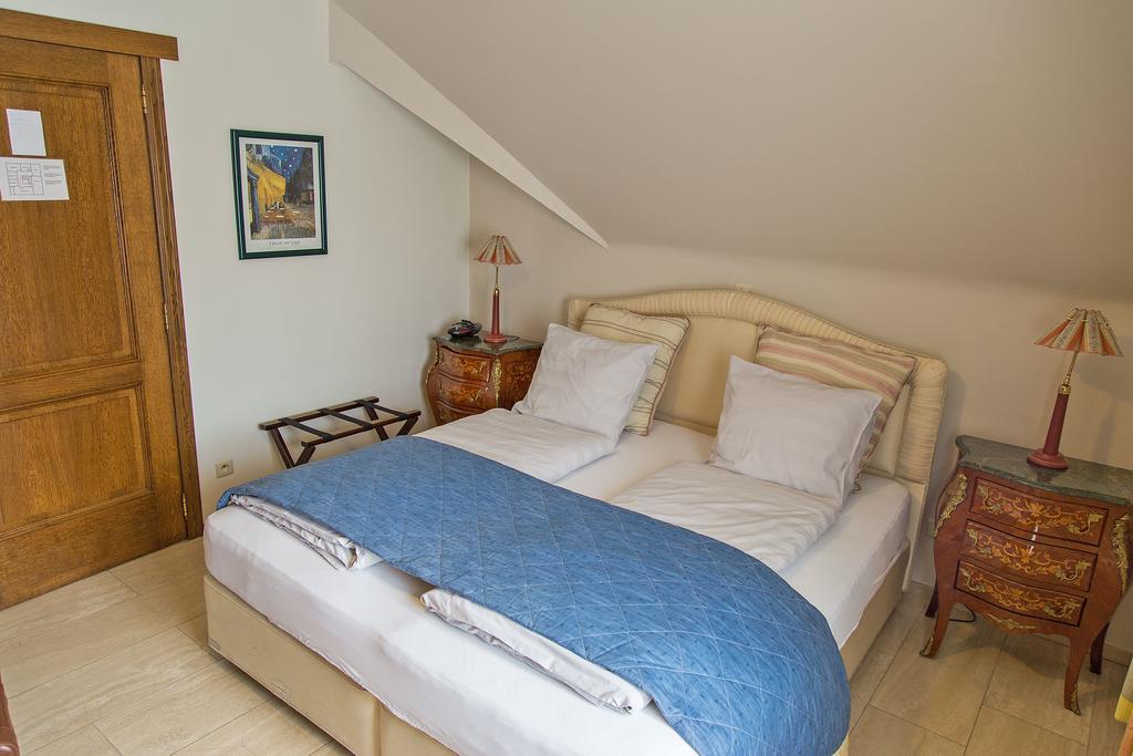 Hotel Wilgenhof Maaseik Εξωτερικό φωτογραφία