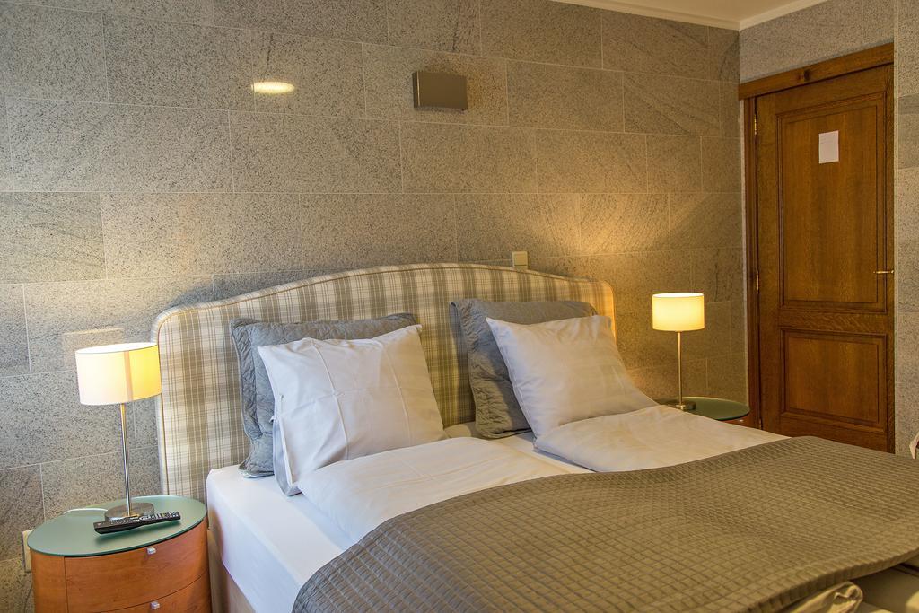 Hotel Wilgenhof Maaseik Εξωτερικό φωτογραφία
